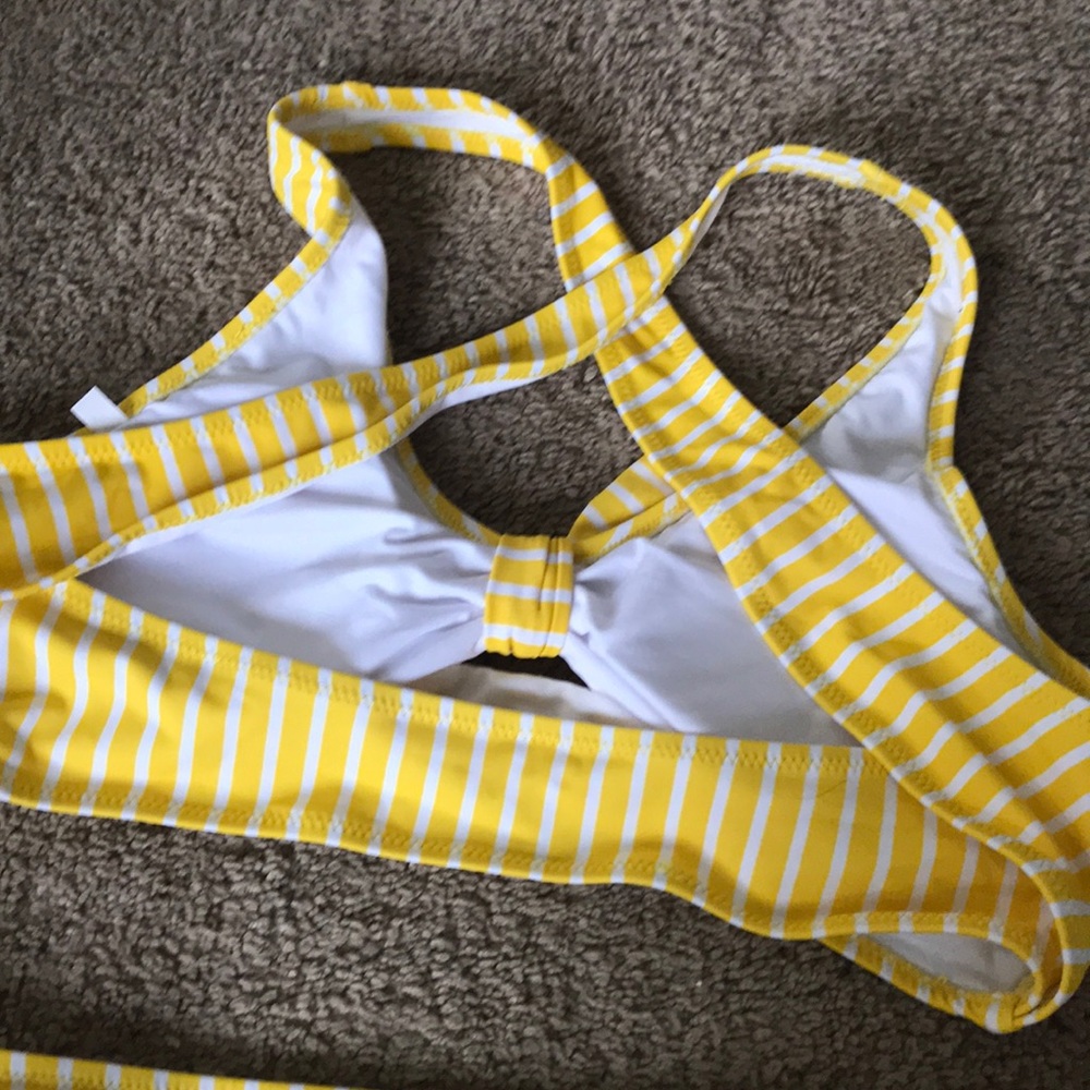 Bikini - Picture 2 of 2